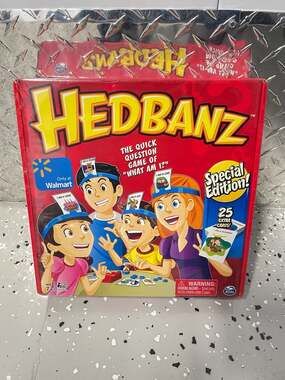 Spin Master Hedbanz Special Edition Board Game with 25 Extra Cards